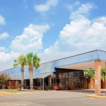Days Inn By Wyndham Bay City